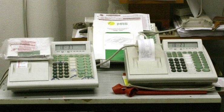 Πώς λειτουργεί το «τσιπ» της φοροδιαφυγής! Επιχειρήσεις εκδίδουν κανονικά αποδείξεις, αλλά μετά τις σβήνουν με ειδικό λογισμικό