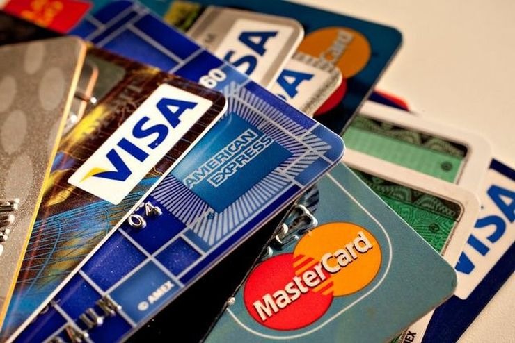 Έκρηξη της απάτες  με πιστωτικές και χρεωστικές κάρτες και μεταφορές πιστώσεων καταγράφει και προειδοποιεί η Τράπεζα της Ελλάδος 