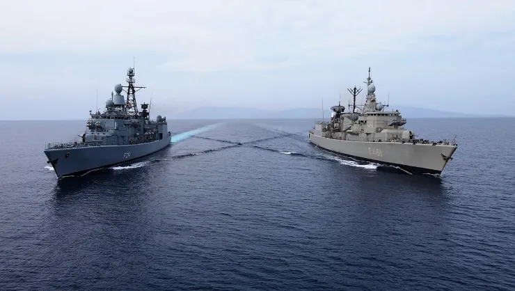 Συνεκπαίδευση της φρεγάτας «Ναβαρίνον» με γερμανική φρεγάτα 