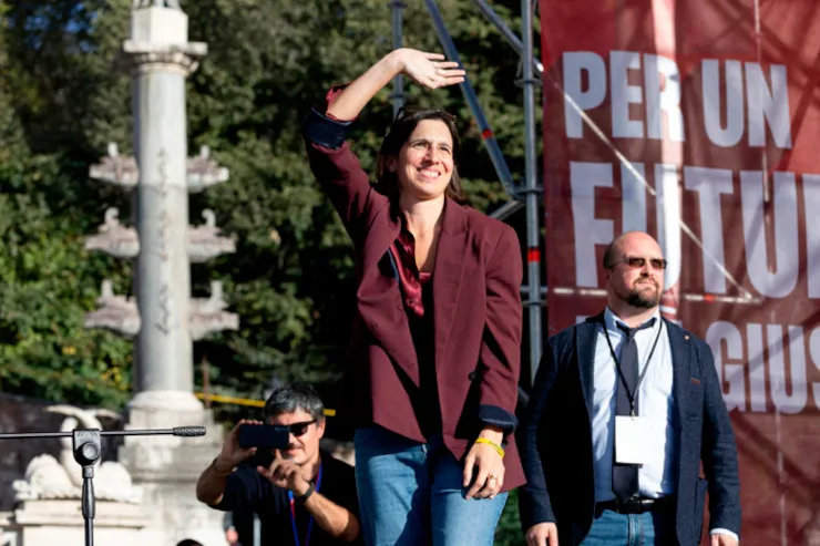 Ιταλία: Μαζική πολιτική συγκέντρωση εναντίον της Μελόνι