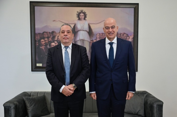 Η αμυντική συνεργασία Ελλάδας - Κύπρου και το πρόγραμμα SAFE στο επίκεντρο της συνάντησης Δένδια