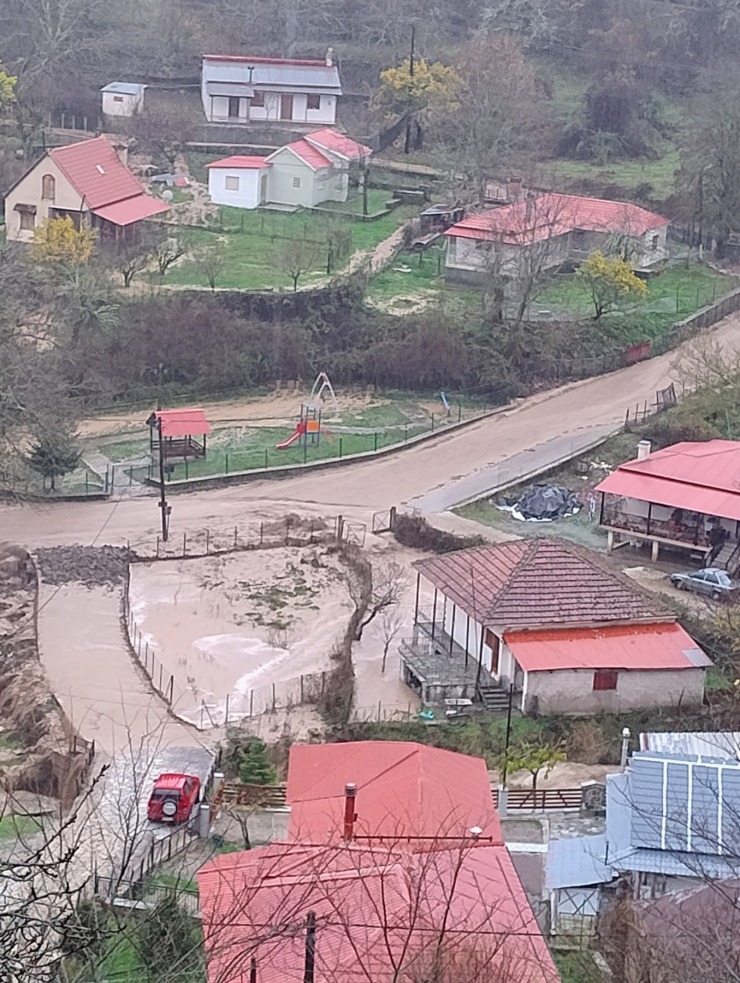 Τρίκαλα: Σοβαρά προβλήματα σε χωριά του Δήμου Μετεώρων από τις βροχοπτώσεις 