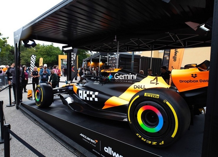 Talk of the town το showcar της Mclaren F1 Team σε πέντε πόλεις της Ελλάδας