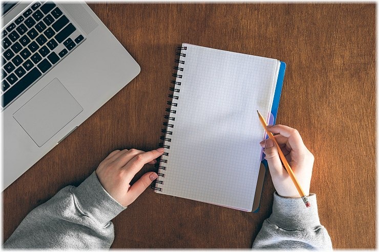 Η "αναγέννηση" του χειρόγραφου: Γιατί η "γενιά Άλφα" ξαναμαθαίνει γραφή με το χέρι