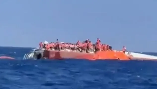 Ανατροπή καταμαράν ανοιχτά της Κερύνειας με τουλάχιστον 6 νεκρούς και 89 αγνοούμενους
