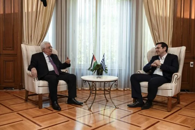 Σε καλό κλίμα η συνάντηση Τσίπρα-Αμπάς με φόντο το Παλαιστινιακό