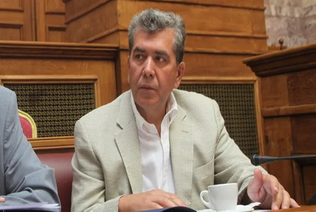 Πιόνι στο σκάκι Τσίπρα-εκδοτών ο Μητρόπουλος;