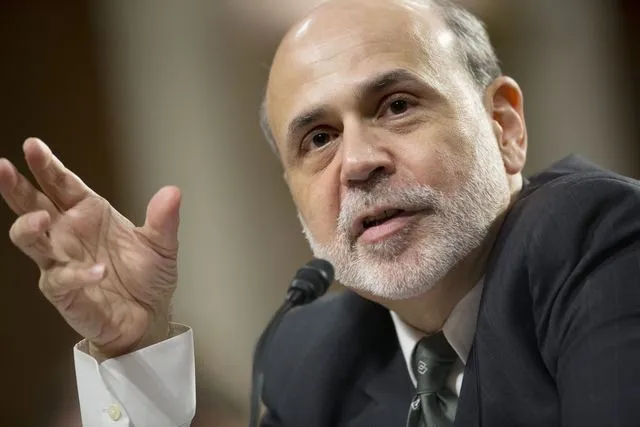 Μπερνάνκι: H Fed πρέπει θα εξετάσει το ενδεχόμενο αρνητικών επιτοκίων κατάθεσης