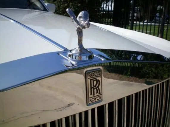 Rolls-Royce: Απολύει στελέχη λόγω αναδιάρθρωσης