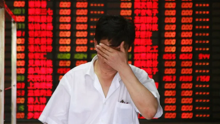 Βουλιάζει η Ασία - Σε χαμηλό 3,5 ετών ο Hang Seng