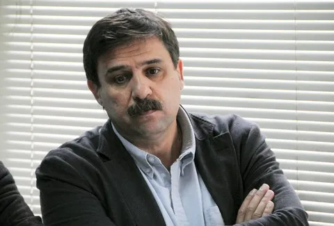 Το μεταβατικό στάδιο παραγγελιών δημιούργησε τις ελλείψεις στο Λαϊκό, απαντά ο Υπουργός