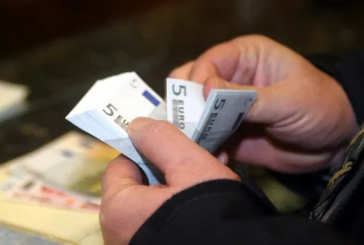 Τέρμα στις επιβαρύνσεις για πληρωμές με κάρτες