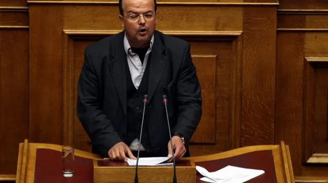 Βουλευτής του ΣΥΡΙΖΑ προτείνει δίδακτρα στα δημόσια σχολεία