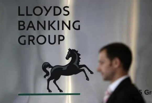 Lloyds: Διατηρεί τον περιορισμό των 2.000 λιρών για μπόνους στελεχών