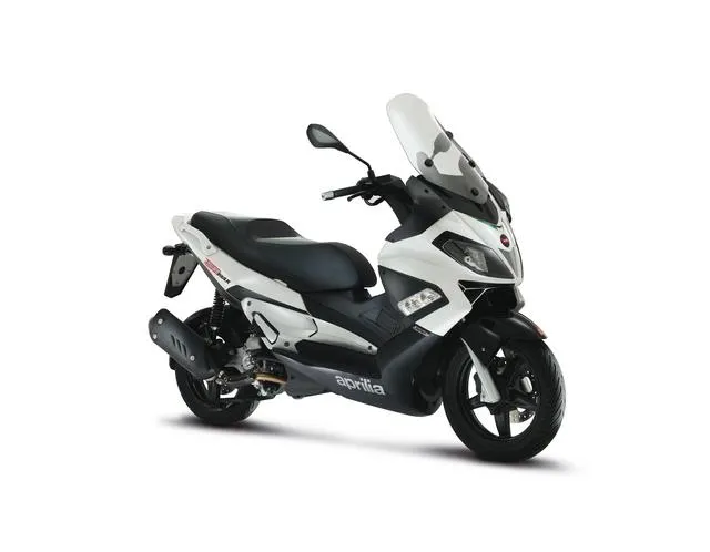 Nέα ανταγωνιστική τιμή Aprilia SR Max 300
