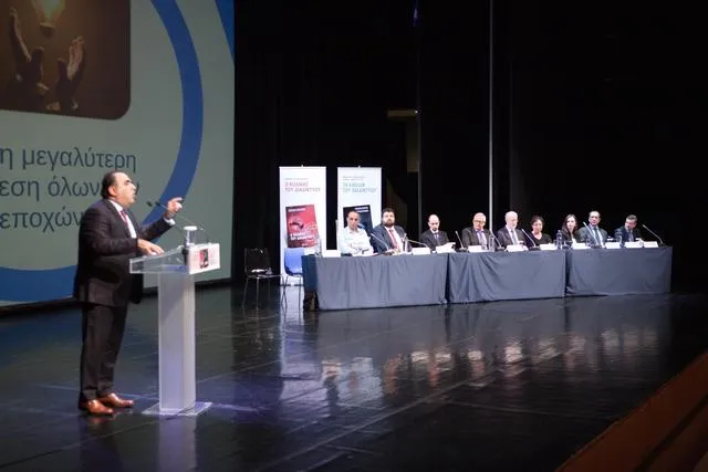 Τα δύο νέα του βιβλία παρουσιάζει ο Μανώλης Σφακιανάκης