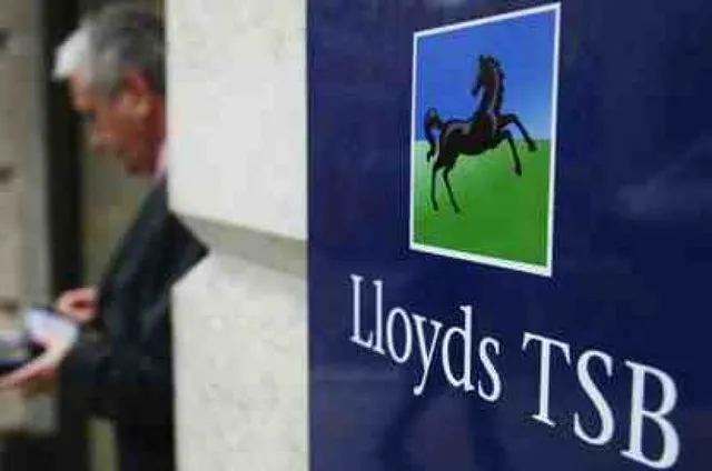 Lloyds: Αναμένει έσοδα £17,77 δισ. το 2015