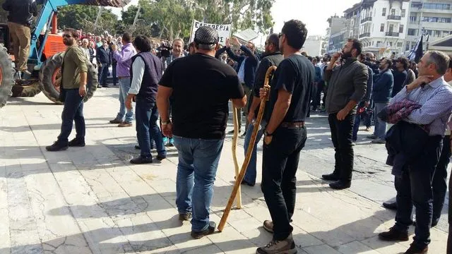 «Φρούριο» η Αθήνα - Κλιμακώνουν την κινητοποίησή τους οι αγρότες