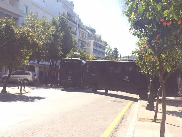 Δρακόντεια μέτρα ασφαλείας στου Μαξίμου για τους αγρότες