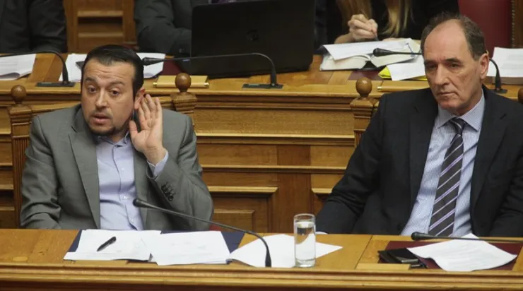 Η μάχη για τις τηλεοπτικές άδειες
