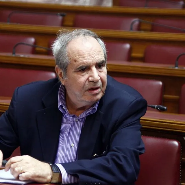 Ο Παναγούλης φέρνει στη Βουλή την εμπλοκή με το αεροσκάφος Τσίπρα στη Ρόδο