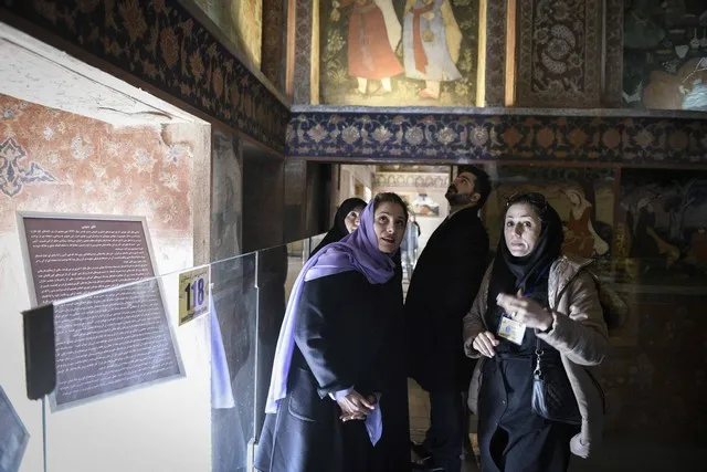 Πάγκαλος για τις μαντίλες της Περιστέρας: Σαν δεν ντρεπόμαστε λιγάκι