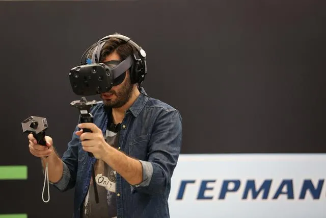 HTC Vive VR Ηeadset: Το κορυφαίο προϊόν εικονικής πραγματικότητας αποκλειστικά στον ΓΕΡΜΑΝΟ
