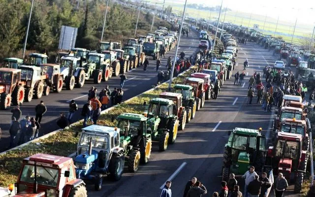 Στον Τσίπρα το μπλόκο της Νίκαιας - Τα πέντε αιτήματα των αγροτών