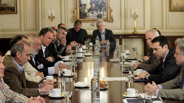 Τσίπρας σε αγρότες: Λύσεις μέσα από τον διάλογο