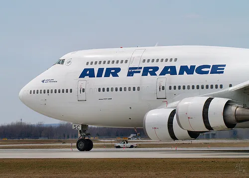 Air France: Γυναίκα προσπάθησε να ταξιδέψει με ένα παιδί στην τσάντα της