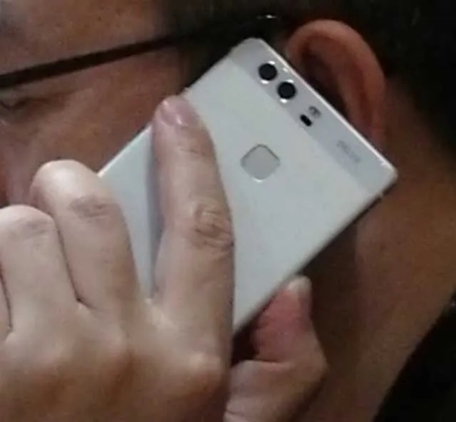 Εθεάθη το πρώτο Huawei P9 με dual camera