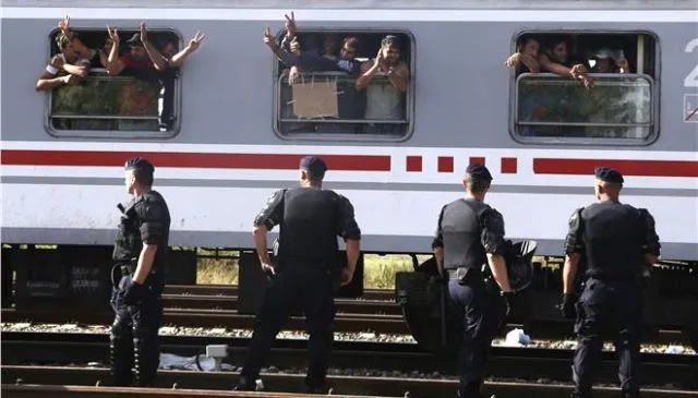 Μεθοριακούς σταθμούς στα σύνορα τους ανοίγουν Ουγγαρία και Κροατία