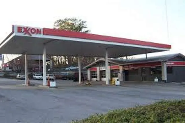 ExxonMobil: Μείωση κατά 25% των δαπανών το 2016
