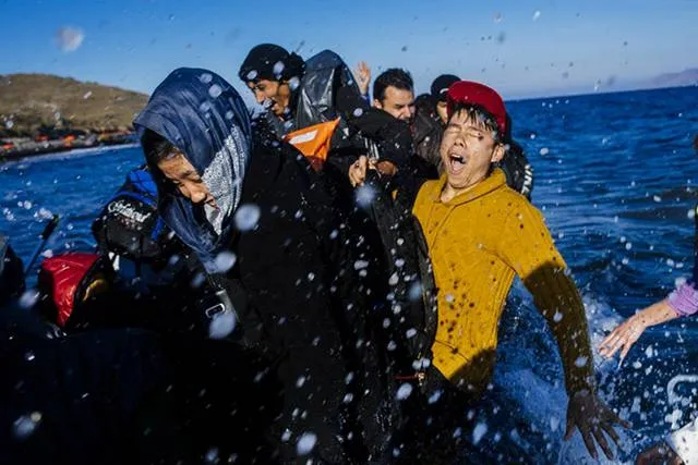 Τρία εκατ. πρόσφυγες ψάχνουν τρόπο να έρθουν στην Ελλάδα από την Τουρκία