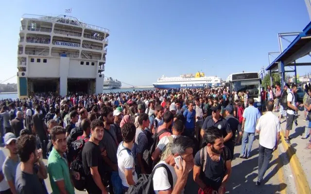 Στους 3.430 οι  πρόσφυγες στο λιμάνι του Πειραιά