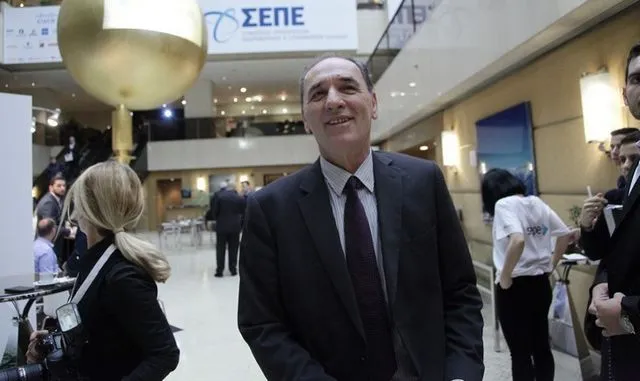 Σταθάκης: Ανοίγουμε τις συζητήσεις για να κλείσει η πρώτη αξιολόγηση