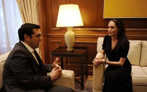 Μια ώρα αυτοψία και καταγραφή με την Ατζελίνα Τζολί ο Τσίπρας