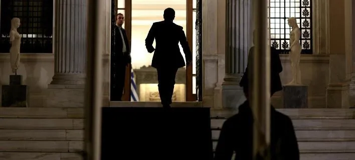 Έκτακτη σύσκεψη στο Μαξίμου για το προσφυγικό