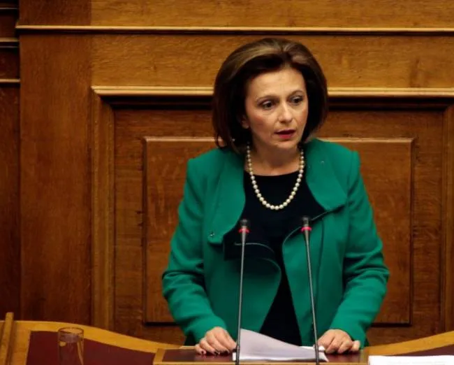 Χρυσοβελώνη: Καθόλα νόμιμος ο διαγωνισμός για κοντέινερ στα hotspots
