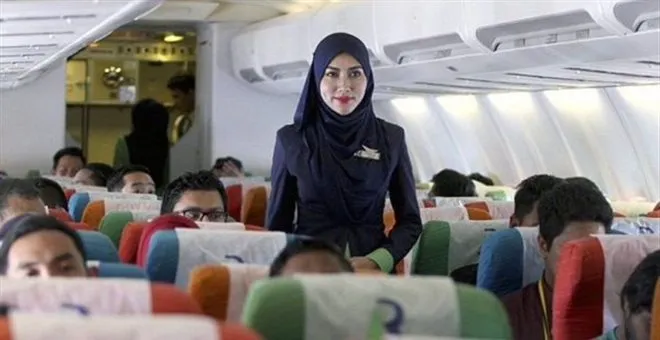 Aεροσυνοδοί της Air France αρνούνται να φορούν μαντίλα