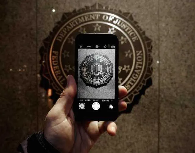 FBI: Αναμένεται να εξηγήσει πώς ξεκλείδωσε το iPhone