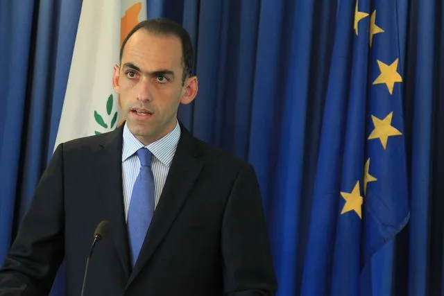 Αυστηρή κριτική στην Βουλή από τον ΥΠΟΙΚ Χάρη Γεωργιάδη