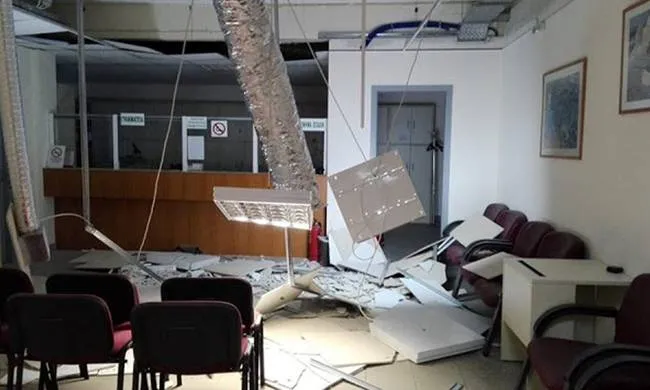 Κατέρρευσε μέρος οροφής στο ΙΚΑ Ζωγράφου