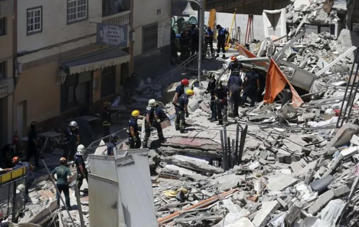 Μια νεκρή και 9 αγνοούμενοι από κατάρρευση κτιρίου στα Κανάρια Νησιά
