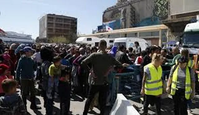Εισαγγελική συνδρομή για τη μετακίνηση προσφύγων από τον Πειραιά