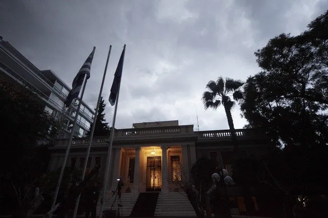 Παίζει τα ρέστα του το Μαξίμου για το χρέος