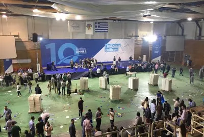 «Μπάχαλο» στο συνέδριο της ΟΝΝΕΔ, μάχη φατριών - έτοιμος να «πάρει κεφάλια» ο Μητσοτάκης