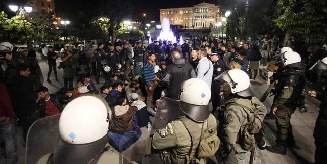 Πρόσφυγες επιχείρησαν να κατασκηνώσουν στο Σύνταγμα