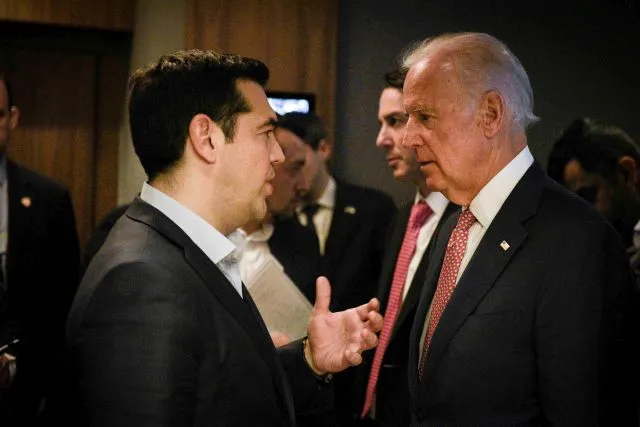 Συμφώνησαν Τσίπρας-Μπάιντεν στην άμεση ολοκλήρωση της αξιολόγησης