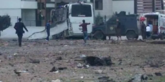 Τουρκία: Βομβιστική επίθεση σε όχημα, 4 νεκροί στρατιώτες